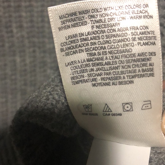 Jessica Simpson cold shoulder knit sweater - Picture 7 of 7